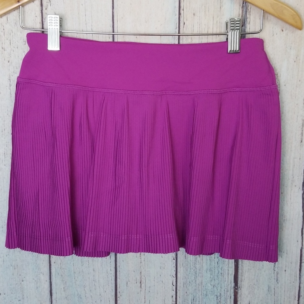 Lululemon Pleat to Street Skort Skirt fuschia sz 4